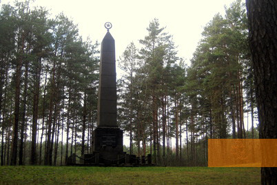 Image: Paneriai, 2011, Soviet Obelisk from 1948, Stiftung Denkmal