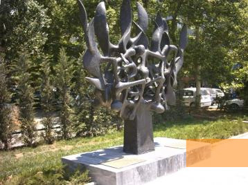 Image: Thessaloniki, 2006, Side view of the Holocaust memorial, Alexios Menexiadis