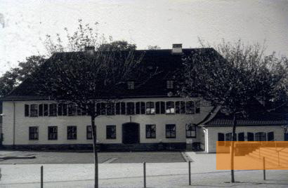 Image: Stadtallendorf, 2002, A part of the former administrative building of Dynamit AG now houses the DIZ, Archiv DIZ Stadtallendorf