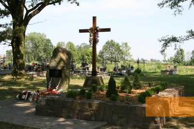 Image: Szczurowa, 2010, Honorary grave and memorial to the murdered Roma, Natalia Gancarz