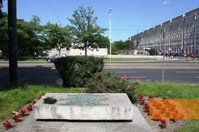 Image: Warsaw, 2013, Memorial stone for the women's prison »Serbia«, Stiftung Denkmal
