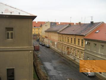 Image: Terezín, 2009, Street in Terezín, which today has about 3,000 residents, Stiftung Denkmal, Adam Kerpel-Fronius