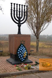 Bild:Agrobaza, o.D., Denkmal »Menorah«, Mariupolskaja ewrejskaja obschtschina