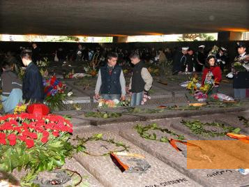 Image: Rome, 2000, Memorial with victims' graves, Mario Setter