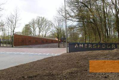 Image: Amersfoort, 2004, Entrance area and visitor centre, Nationaal Monument Kamp Amersfoort
