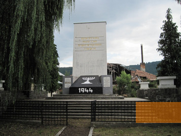 Image: Sighetu Marmaţiei, 2009, Holocaust memorial, Solange Le Flem (http://www.flickr.com/photos/sokleine/)