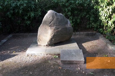 Image: Berlin-Marzahn, 2019, The memorial stone erected in 1986, Stiftung Denkmal