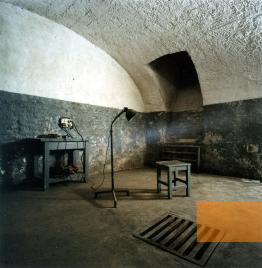 Image: Budapest, undated, Reconstructed interrogation room in the cellar, Terror Háza