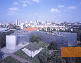 Image: Berlin, 2001, Aerial view of the Libeskind Building, Jüdisches Museum Berlin, Jens Ziehe