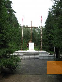 Image: Forest of Białuty, 2007, Memorial to the victims, Beax