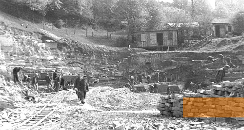Image: Büren-Wewelsburg, about 1941-1943, Prisoners in the stone quarry beneath Wewelsburg Castle, Private collection