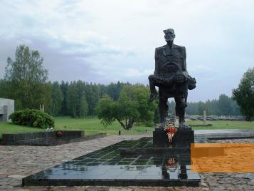 Image: Khatyn, 2010, At the center of the memorial, Christian Dohnke