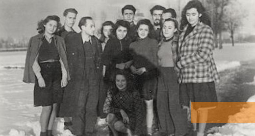 Image: Nonantola, winter of 1943, Children and their carers, Archivio Storico Comunale di Nonantola