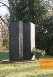 Image: Bad Zwischenahn, 2007, Monument to the victims of »National Socialist Euthanasia« on the premises of the Karl Jaspers Clinic, Hedwig Thelen