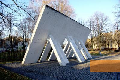 Image: Riga, 2009, Memorial put up in 2007 for Latvian rescuers, Ronnie Golz