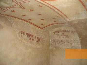 Image: Terezín, 2009, The ceiling of a room for prayers secretly established in the ghetto, Stiftung Denkmal, Adam Kerpel-Fronius