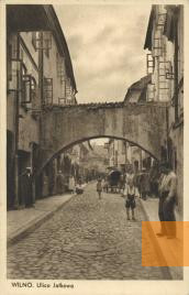 Image: Vilnius, before 1939, Arched gateway in the historic Jewish Quarter, Tomasz Wiśniewski