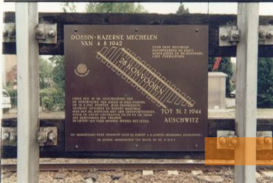 Image: Boortmeerbeek, 2006, Memorial plaque at the train platform, Commemoration Transport XX