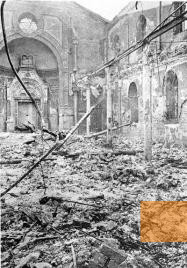 Image: Bucharest, 1941, Ruins of the Sephardic Cahal Grande synagogue, which was destroyed during the riots, Yad Vashem