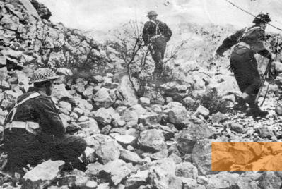 Image: Monte Cassino, May 1944, Polish soldiers during the battle, in: Melchior Wańkowicz: Bitwa o Monte Cassino, Rome 1947