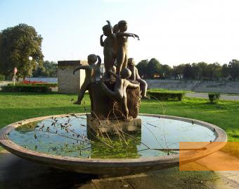 Image: Sisak, 2006, Fountain in memory of the imprisoned children, Stiftung Denkmal, Stefan Dietrich