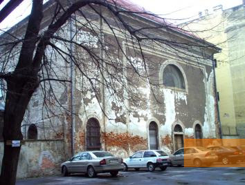 Image: Nagykanizsa, 2004, Classicist synagogue the year the memorial was dedicated, holmi.nagykar.hu, Attila Tarnóczky