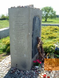Image: Jedwabne, 2008, Polish and Hebrew inscription on the memorial stone, PeterCub: www.flickr.com/photos/petercub