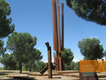 Bild:Madrid, 2007, Gesamtansicht des Holocaustdenkmals, Isabell Morgado