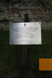 Image: Prato, 2007, Memorial plaque for the citizens of Prato who were imprisoned in the Castello dell'Imperatore prior to their deportation, Gianluca Ermanno