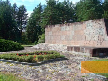 Image: Pirčiupiai, 2014, Memorial wall with the names of the victims of the massacre, VietovesLt