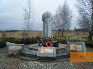 Image: Pinsk, 2011, Memorial from 1992 in »Dobraya Volya« to the victims of mass shootings in 1942, Vadim Akopyan