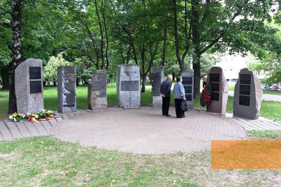 Bild:Minsk, 2015, Gedenksteine für Opfer aus deutschen Gemeinden, Stiftung Denkmal