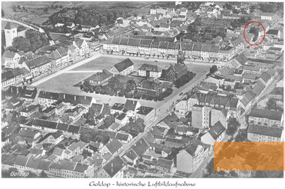 Image: Goldap, undated, Aerial view of the town square - the location of the synagogue is marked, Kreisgemeinschaft Goldap e. V.