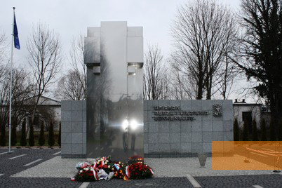 Image: Słońsk, 2015, Memorial in front of the museum, inaugurated in 2014, Stiftung Denkmal