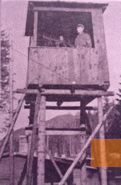 Image: Loibl, 1944, Watchtower with guards, Gedenkstätte Loibl KZ Nord