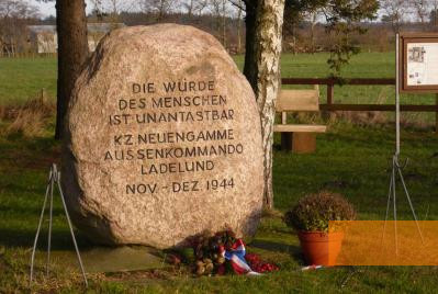 Image: Ladelund, 2007, Memorial stone from 1985, Brigitt List