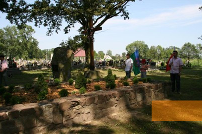 Image: Szczurowa, 2010, Memorial service at the grave of the murdered Roma, Natalia Gancarz