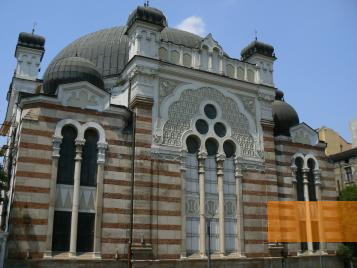 Bild:Sofia, 2008, Fassade der Synagoge, heute auch Museum und Gemeindezentrum, Vassia Atanassova