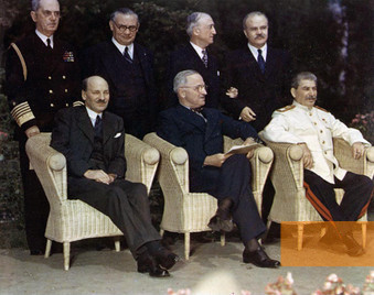 Image: Postdam, 1945, Clement Attlee, Harry S. Truman and Joseph Stalin with foreign ministers, Army Signal Corps Collection in the U.S. National Archives, public domain