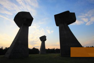 Image: Niš, 2009, The concrete sculptures on the Bubanj hill, Dragan Bosnić