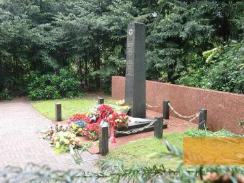 Image: Amersfoort, 2010, Monument to the murdered Soviet prisoners of war, Henk Peelen