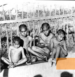 Image: Hodonín, about 1943, Children in the sick bay at the »Hodonín Gypsy Camp«, Archiv Muzea romské kultury