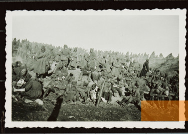 Image: Near Glubokoye, Autumn 1941, Soviet POWs of Stalag 351, Hamburger Institut für Sozialforschung