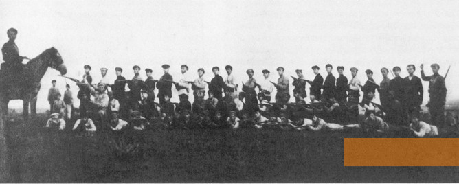 Image: Chernobyl, about 1919, Jewish militia for self-defence during the civil war, Yad Vashem