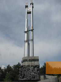 Image: Bydgoszcz-Fordon, 2010, The 1975 monument in the »Valley of Death« memorial, Rada Ochrony Pamięci Walk i Męczeństwa