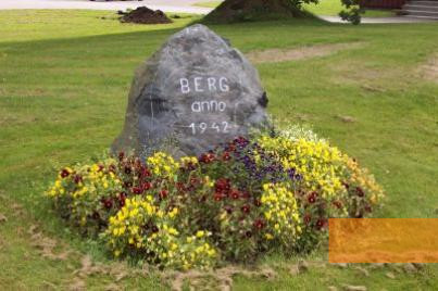 Image: Berg, 2004, Monument on the former camp grounds, Bjarte Bruland
