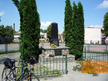 Image: Trawniki, 2009, Memorial to the murdered Jews, Tomasz Kowalik