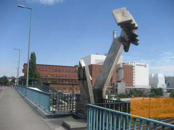 Bild:Berlin, 2010, Deportationsmahnmal an der Putlitzbrücke, Stiftung Denkmal