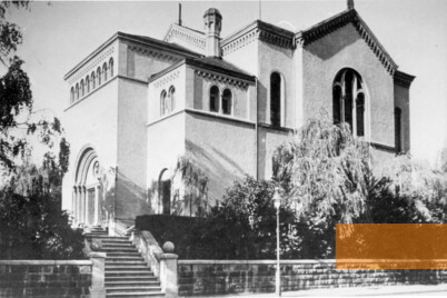 Image: Freiburg, after 1926, The synagogue with the western portal annex, Landesarchiv Baden-Württemberg