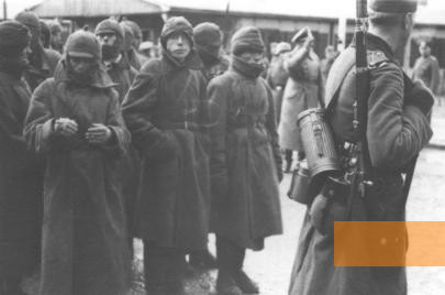 Image: Ziegenhain, November 1942, Soviet prisoners of war at Stalag IX A, photo taken by a guard, Gedenkstätte und Museum Trutzhain
